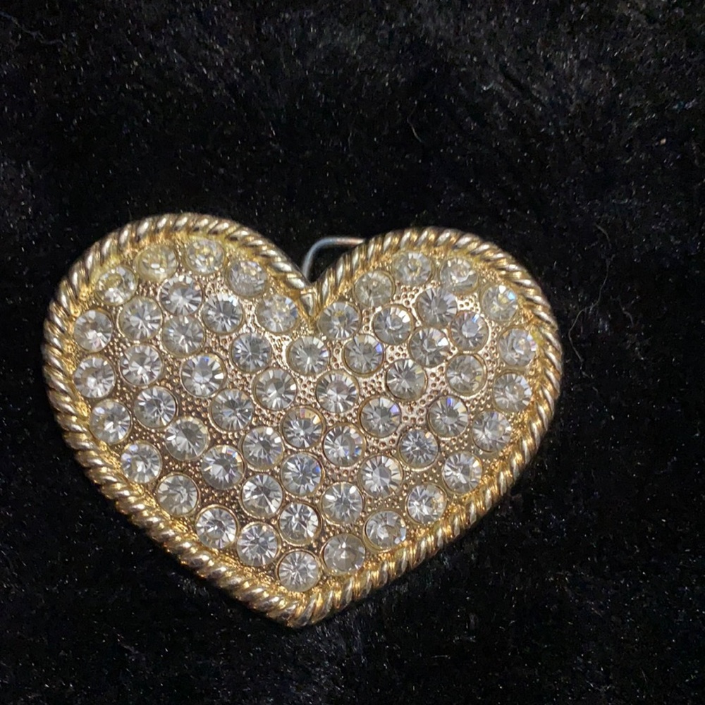 Bedazzled belt buckle